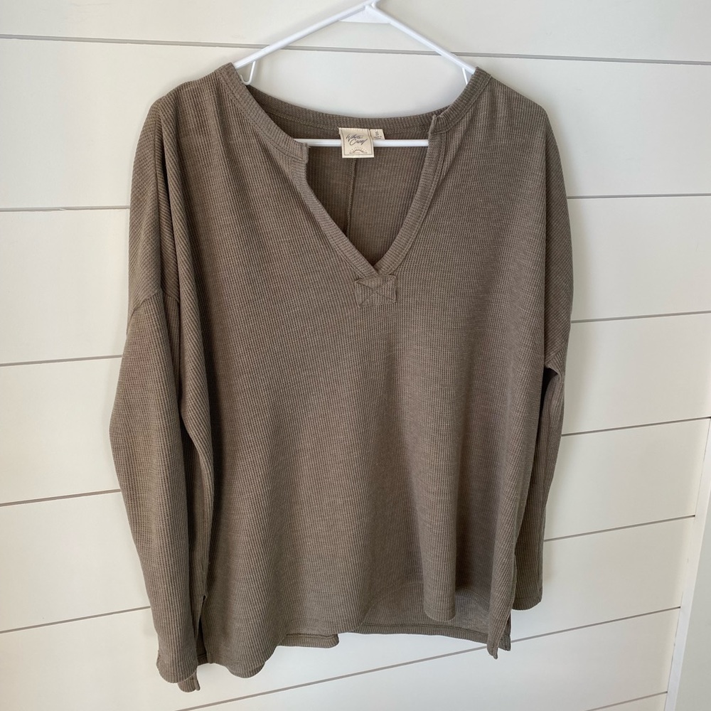 Never been worn White Crow top. In Olive green. Has a side slip.